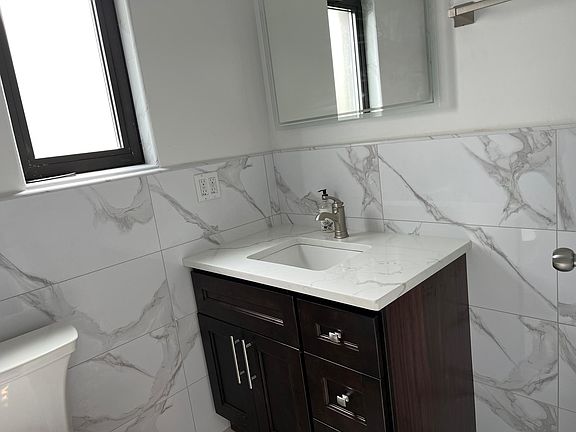 5th image of 5602 61st St #3
