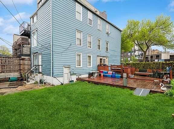 5th image of 612 N Ogden Ave
