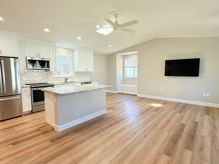 205 Barbara Ct #A — Photo 8
