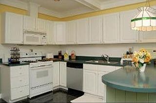 4th image of 1316 Whitcomb Ave