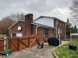 3504 Stony Brook Dr, Louisville, KY 40299