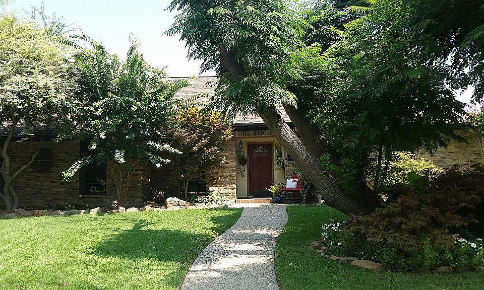 2nd image of 2121 Canyon Valley Trl