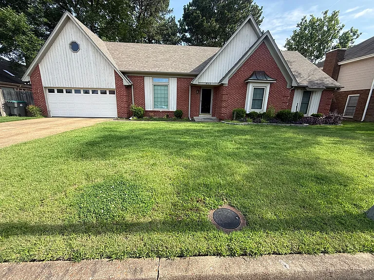 8142 Creekside Cir S — Photo 2