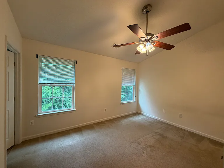 820 Rockcreek Rd — Photo 7