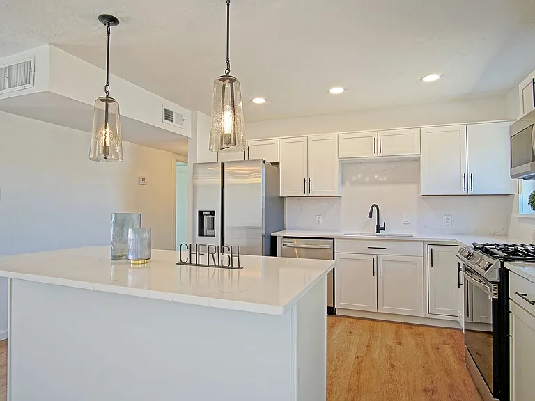 7903 Indian School Rd NE — Photo 9
