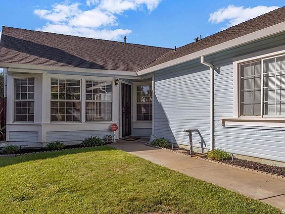 2nd image of 1370 Roosevelt Pl