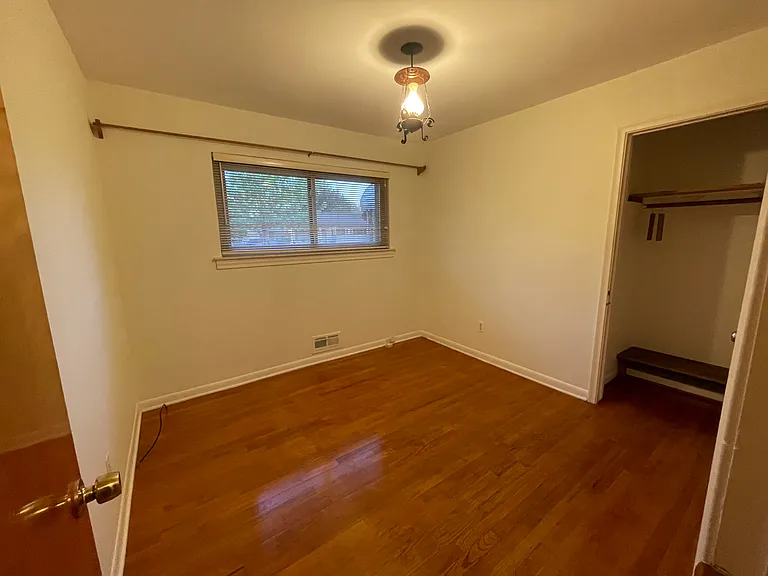 31395 Lyons Cir W — Photo 7