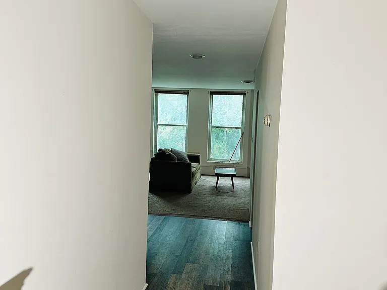 152 E State St — Photo 2
