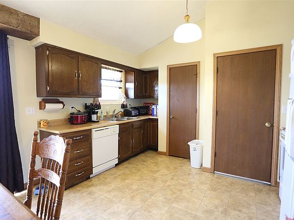 3rd image of 10053 Indian Hill Dr