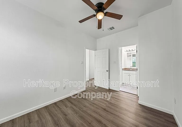 323 Gabriel #1-unit 201 — Photo 23