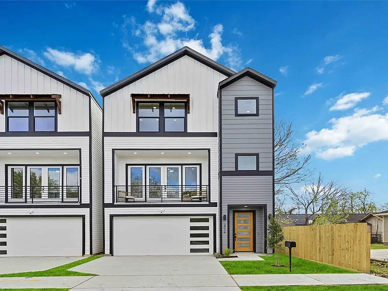 2014 Yates St — Photo 1