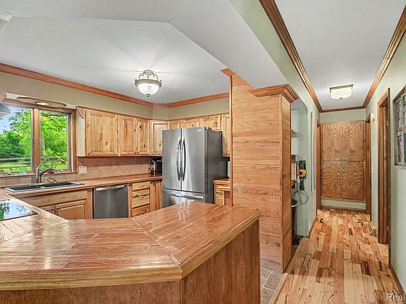 5th image of 1646 Boy Scout Rd