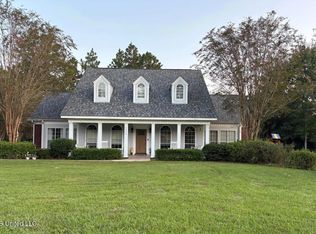 1216 Dr Campbell Dr, Wiggins, MS 39577