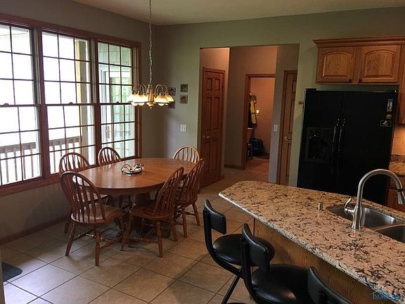 3rd image of 106 Black Canyon Dr