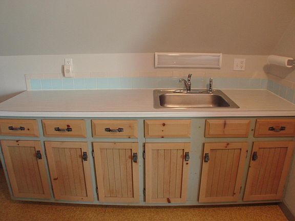 Kitchen Cabinets & Sink