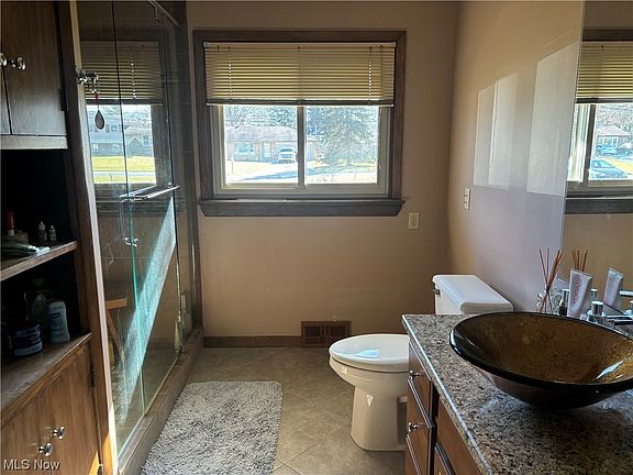 3rd image of 12730 Gardenside Dr