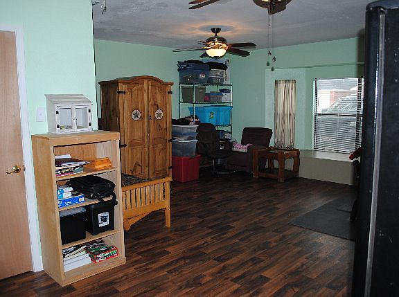3rd image of 217 Belmoor Ln