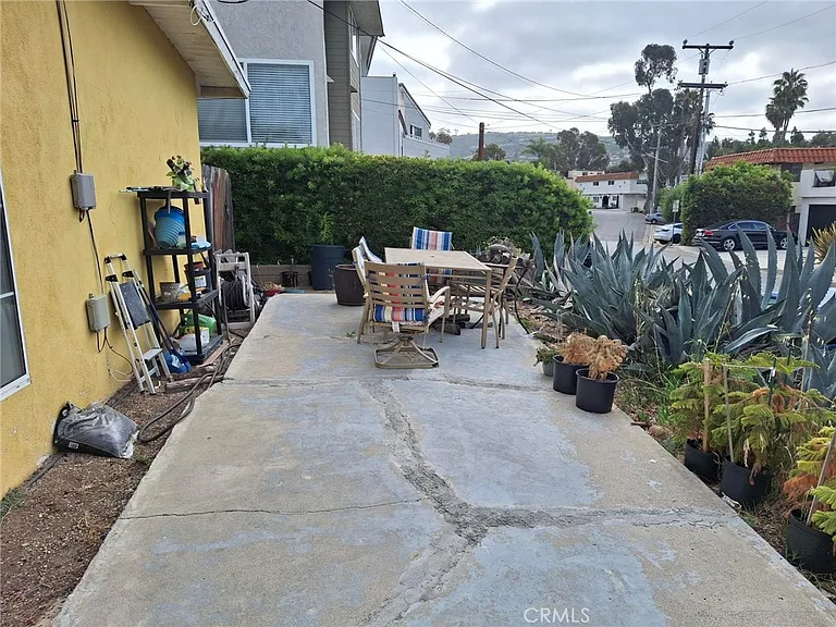 207 W La Paloma — Photo 3