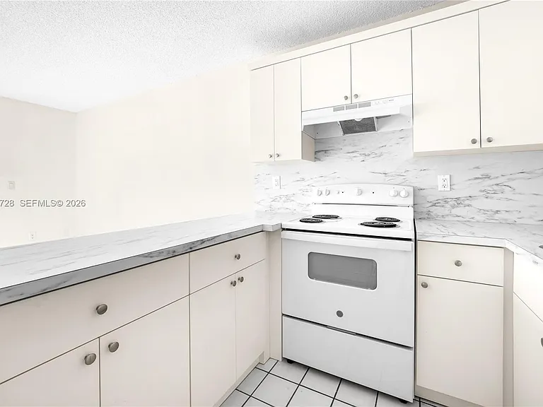7805 SW 152nd Ave #0 — Photo 3