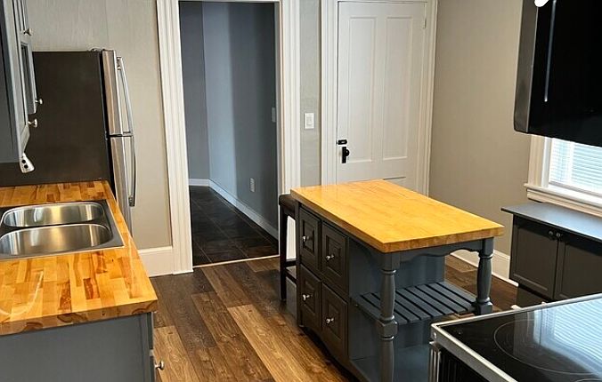 Kitchen Island, basement access