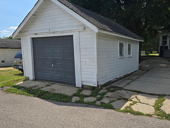 4th image of 317 N Hinkley Ave