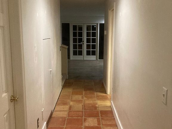 2nd image of 3010 Greens Ave