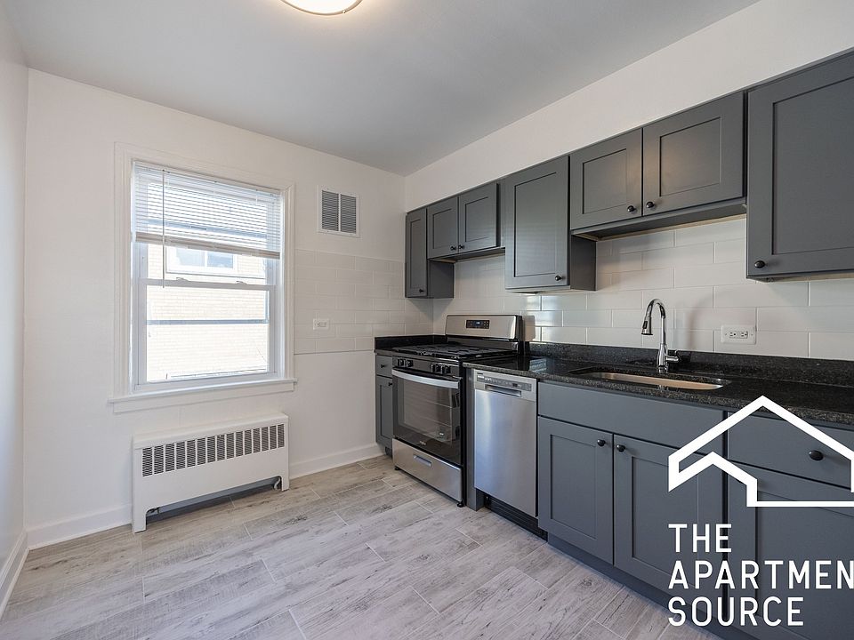 1st image of 6737 N California Ave APT 1E