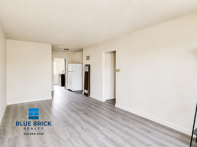1055 N El Centro Ave #8 — Photo 5