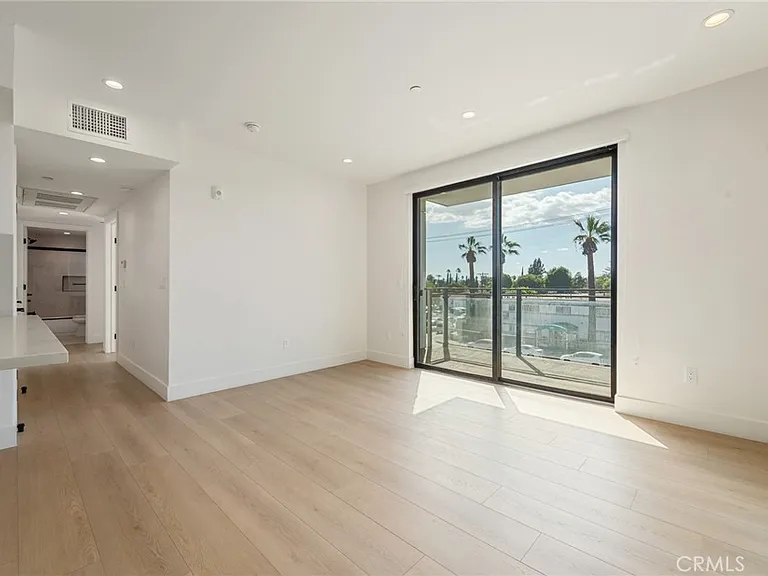 7510 Sepulveda Blvd #304 — Photo 13