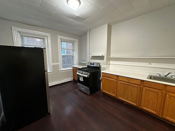 5th image of 39 Forest St #2