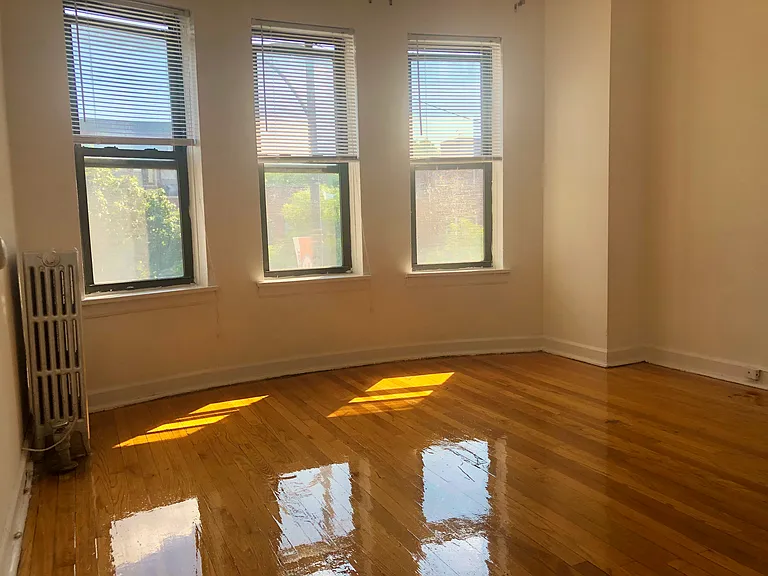 4350 N Ashland Ave — Photo 8