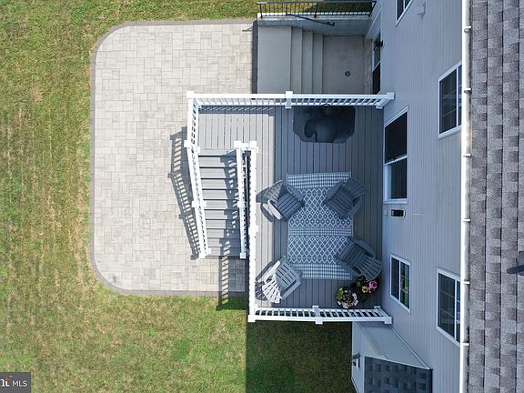 4th image of 41400 Heritage Ln