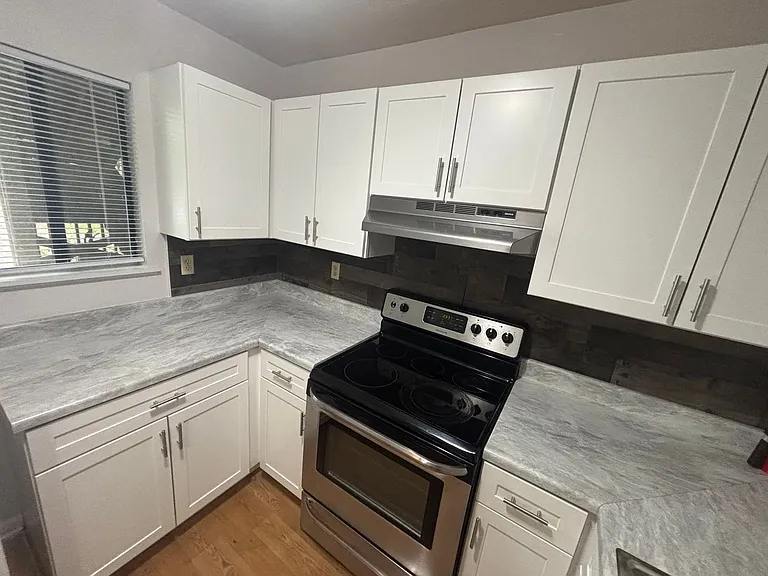 81 SE 16th Ave #D103 — Photo 8