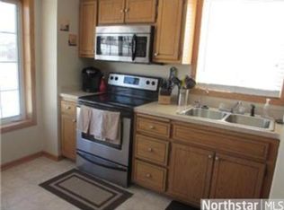 208 5th St NW, Saint Michael, MN 55376