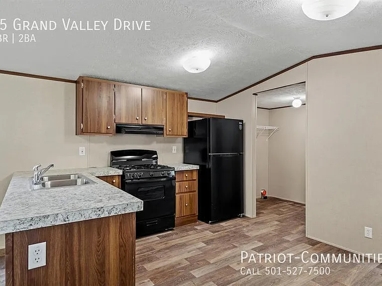 15 Grand Valley Dr — Photo 8