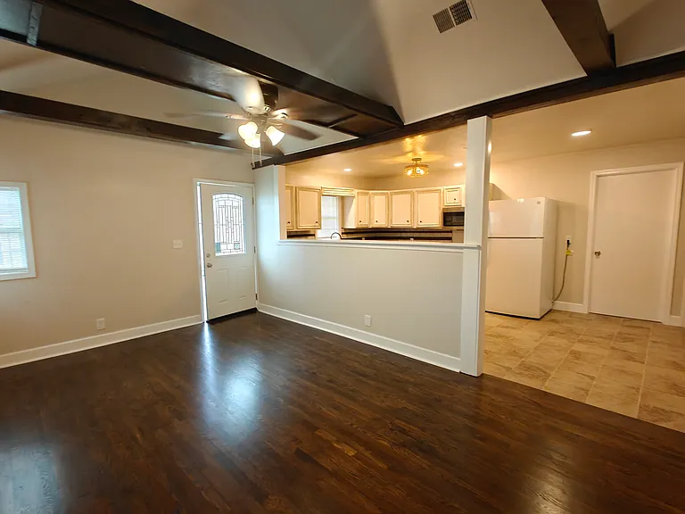 402 N Grant Ave — Photo 3