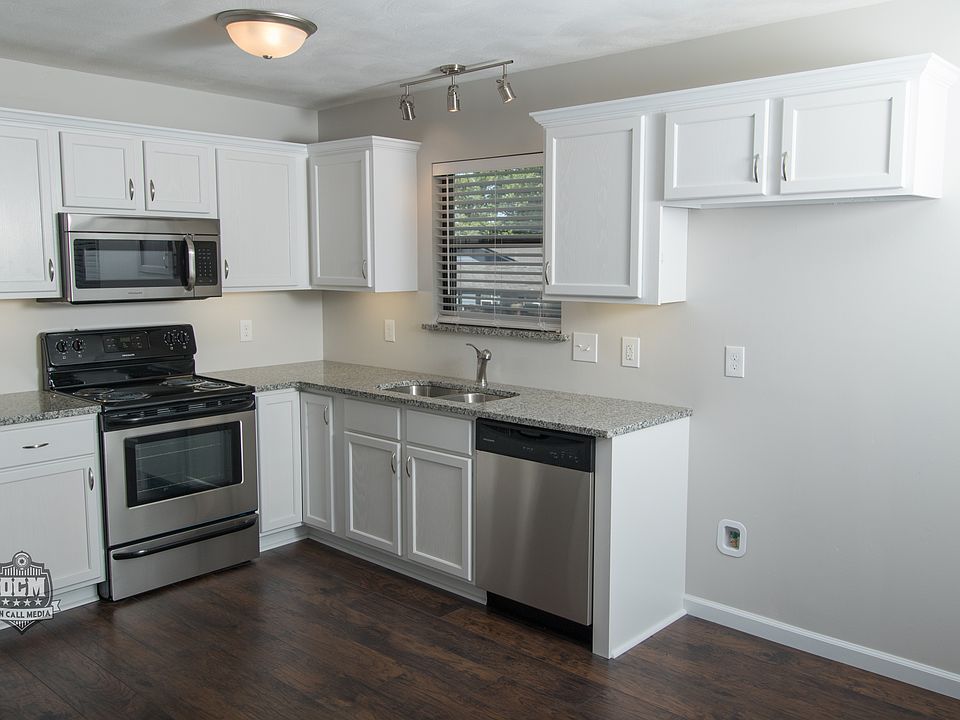 2nd image of 605 Ball St