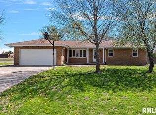 18766 Van Ave, Virden, IL 62690