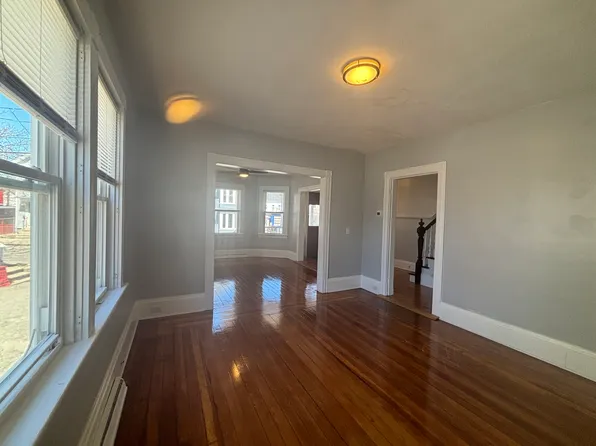 394 Plainfield St, Providence, RI 02909