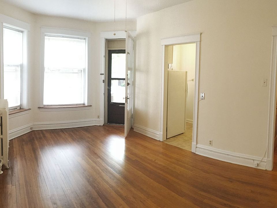 1st image of 5440 N Winthrop Ave #42-1E