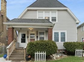1909 Thurston Ave, Racine, WI