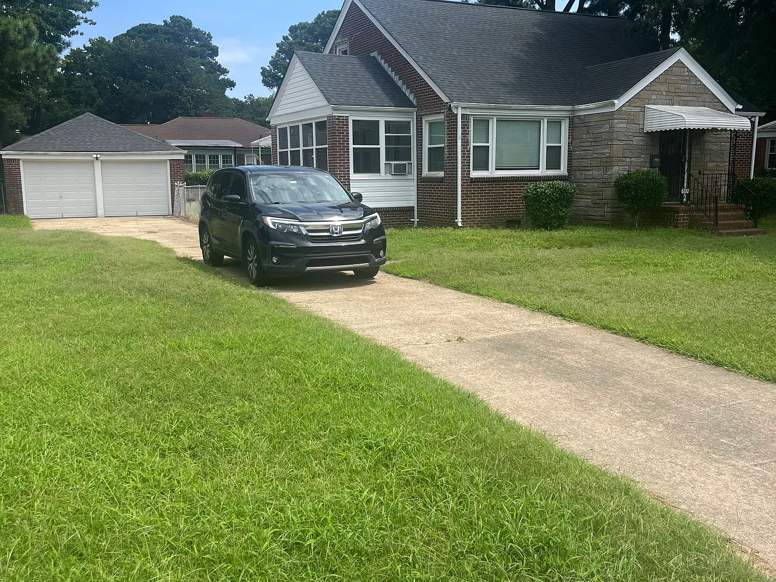 4 bed, 2.5 bath, 2950 sqft, $2,400 — Photo 3