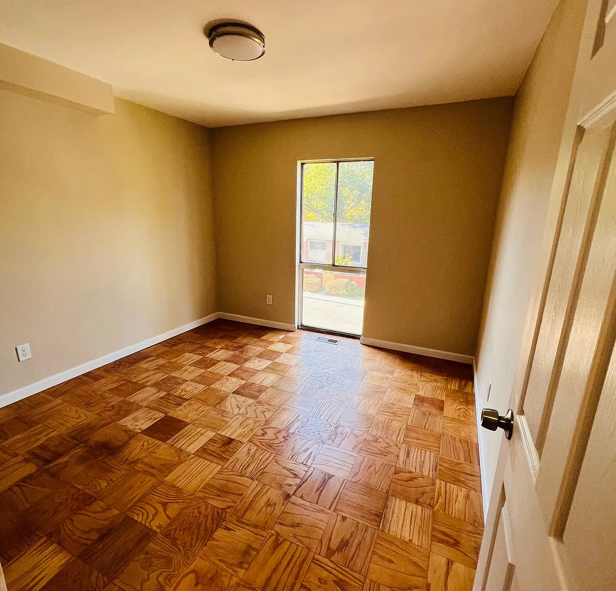 Green Mountain Cir, Columbia — Photo 4