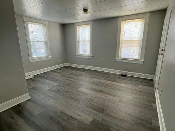 96 John St #2SOUTH, Fall River, MA 02721