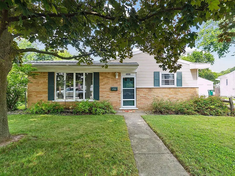 4900 Woodlyn Dr — Photo 1