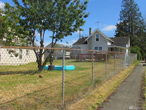 5th image of 3409 E East St
