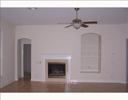 3rd image of 8117 Willow Ct