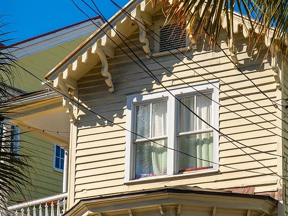 2nd image of 208 Calhoun St