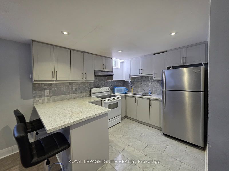 Toronto House for rent - 2 Bedrooms — photo 3