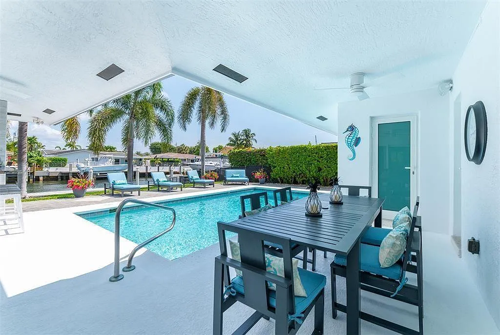 Fully Furnished W/ Boat Lift!! — Photo 4